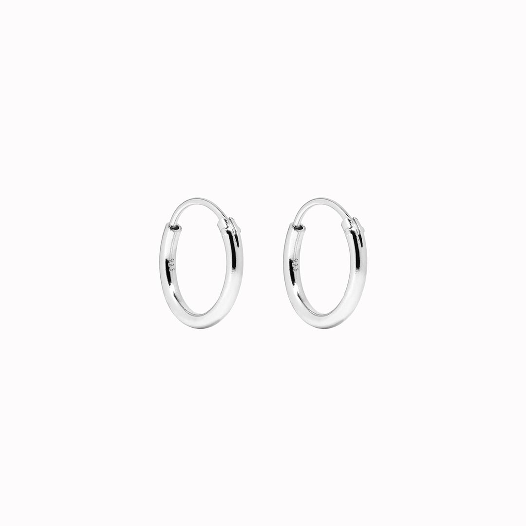 REBECCA-HOOPS-SILVER-12-noaedit_ae8dd647-740c-4312-9b53-34b22ff7d775